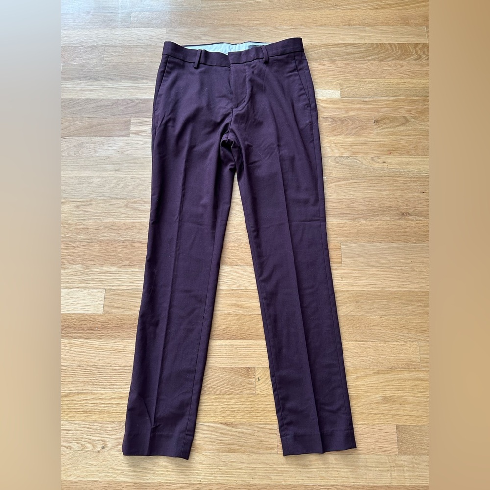 Men’s H&M slacks, size 30, burgundy